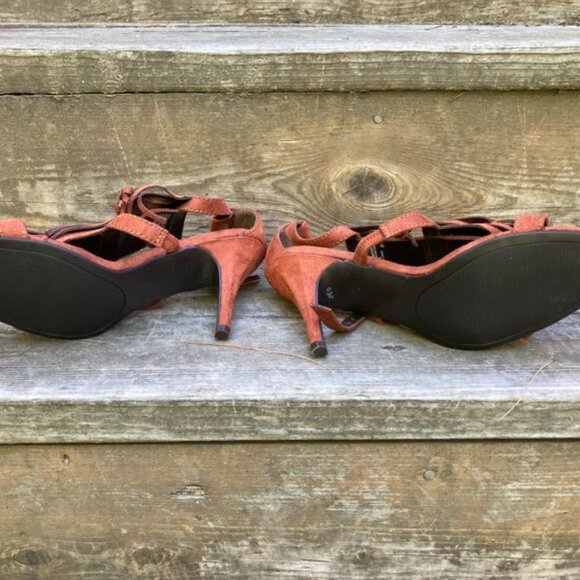 shoes - Picture 4 of 4